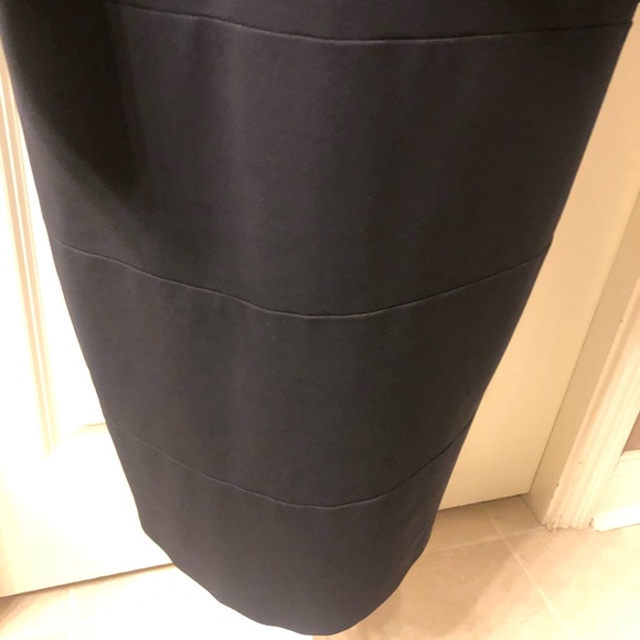 Beautiful Navy Escada suit set - Picture 5 of 8